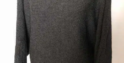 Quergestrickter Pullover aus Merinowolle