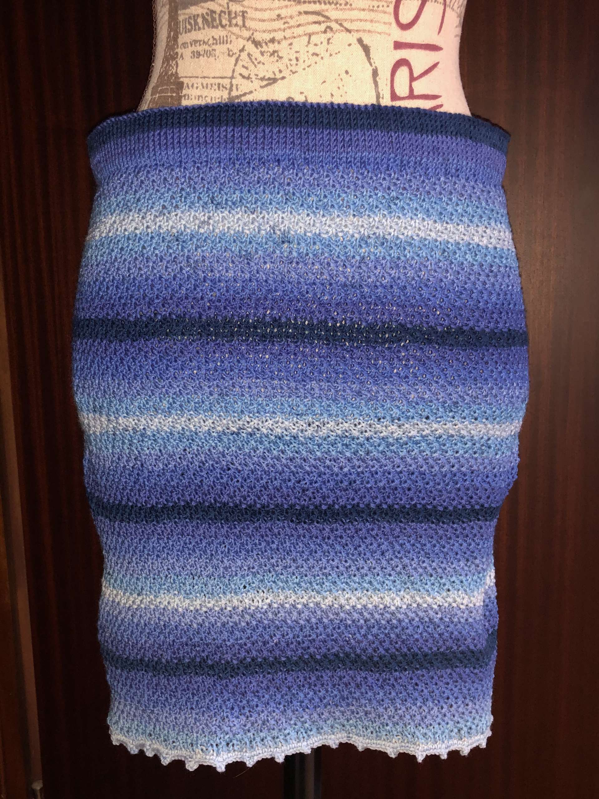 Ein blauer Rock wie der Sommerhimmel